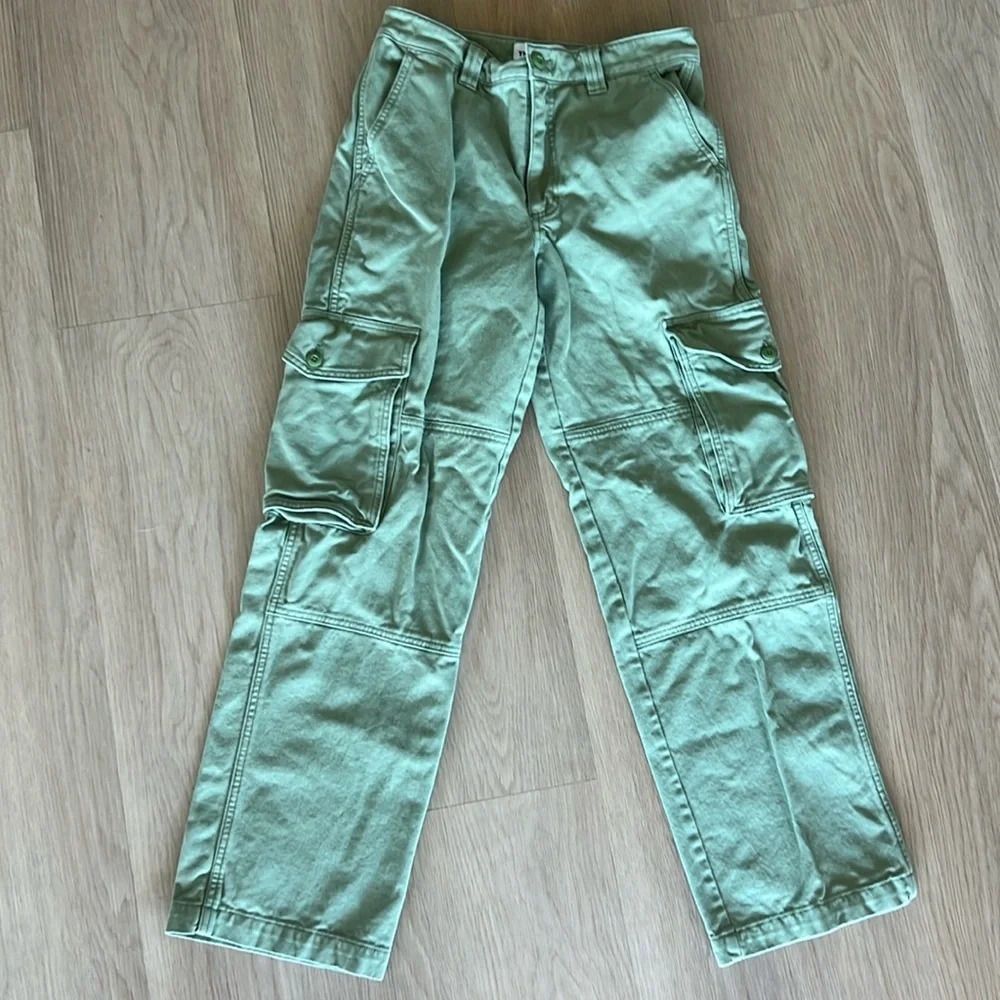 Aritzia TNA Troop Cargo Pant Green Streetwear